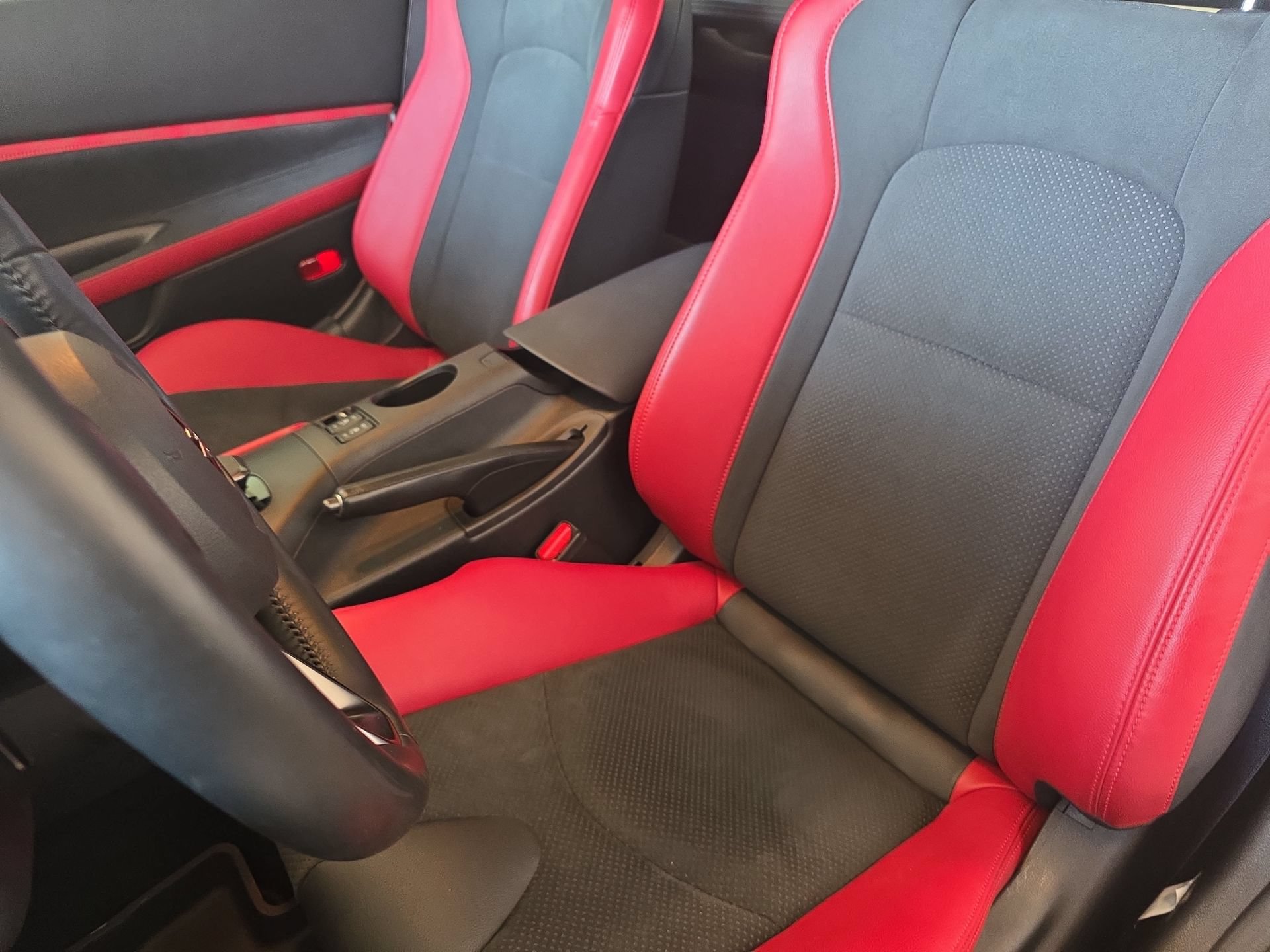 Used 2025 Nissan Z Performance w/ Floor Mat Package RWD image 12