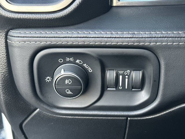 Used 2020 RAM 3500 Limited w/ Max Tow Package image 29