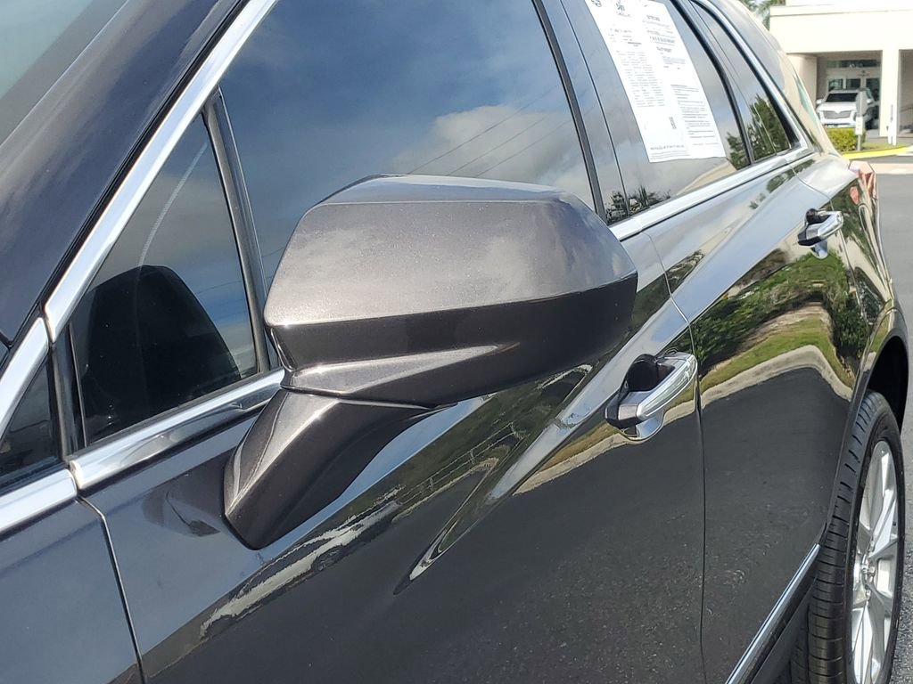 Used 2017 Cadillac XT5 Luxury w/ Driver Awareness Package image 12