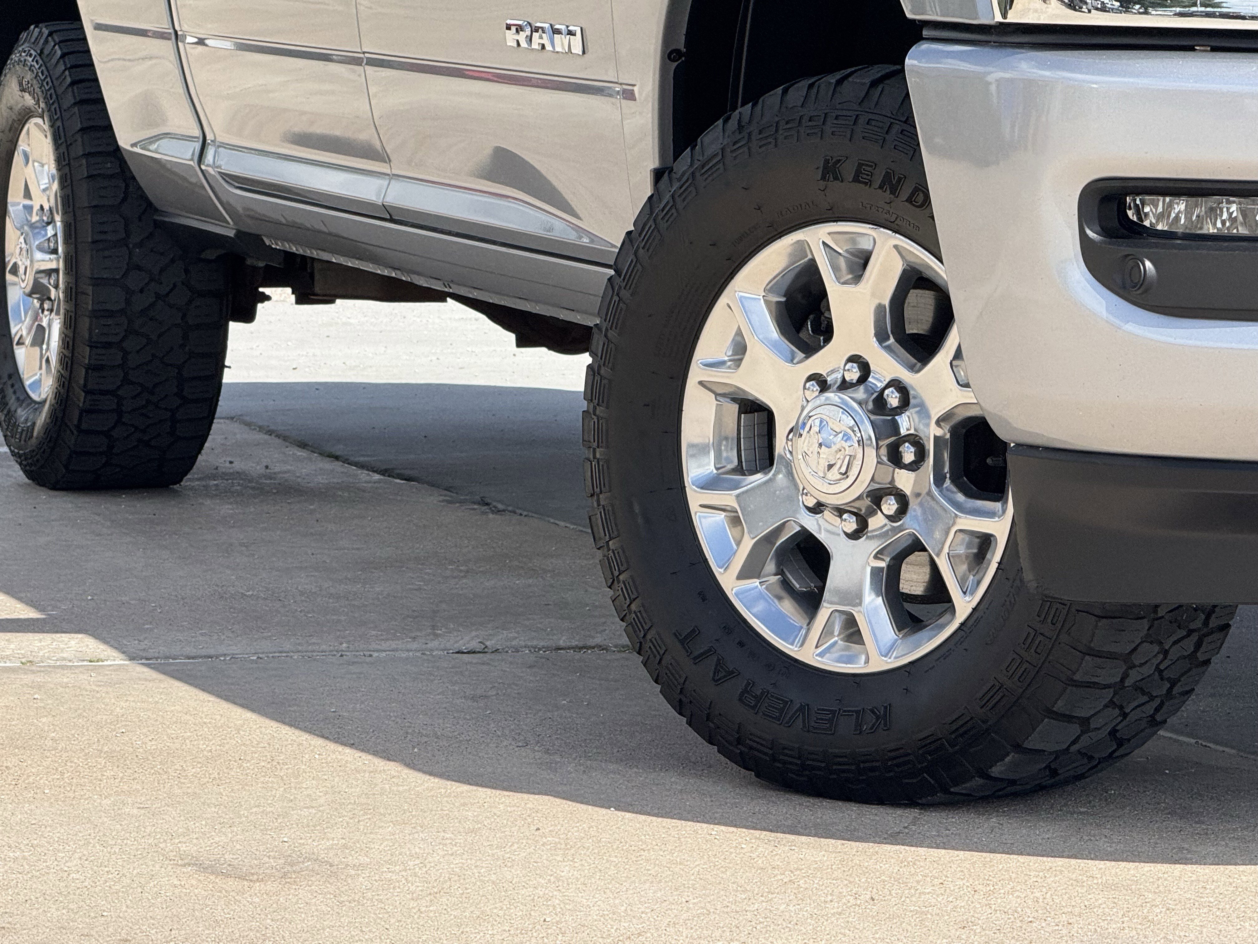 Used 2024 RAM 2500 Laramie AWD/4WD image 12