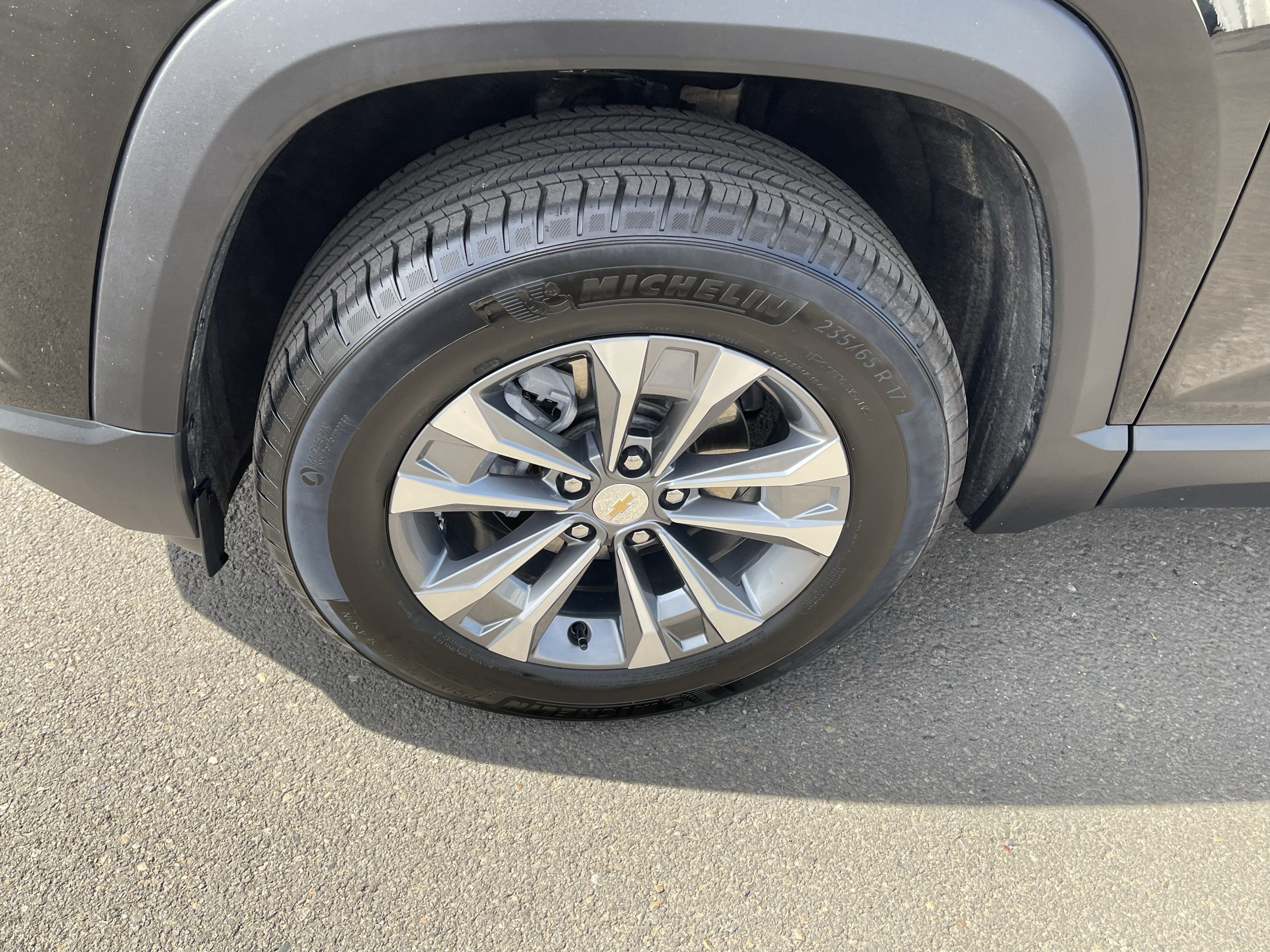 Used 2026 Chevrolet Equinox LT AWD/4WD image 9