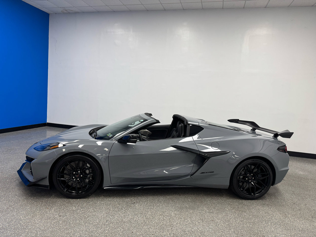 Used 2024 Chevrolet Corvette Z06 w/ Z07 Performance Package image 5