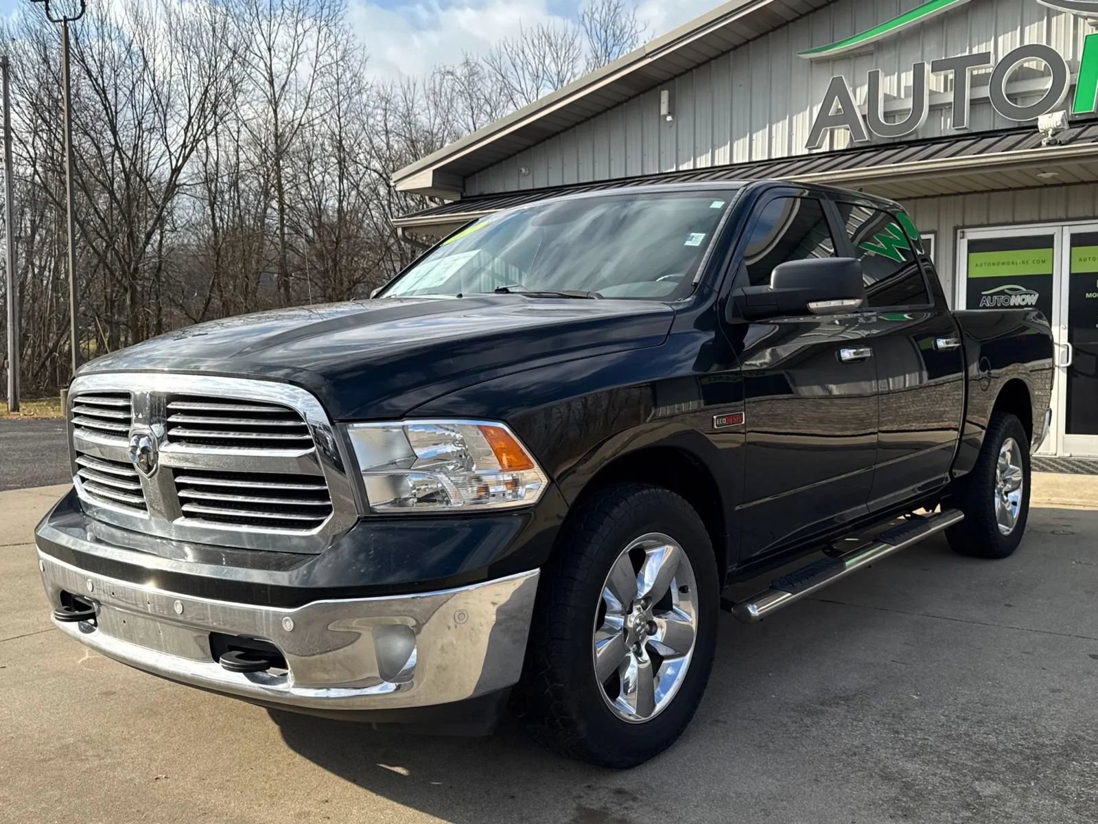 Used 2017 RAM 1500 Lone Star AWD/4WD image 3