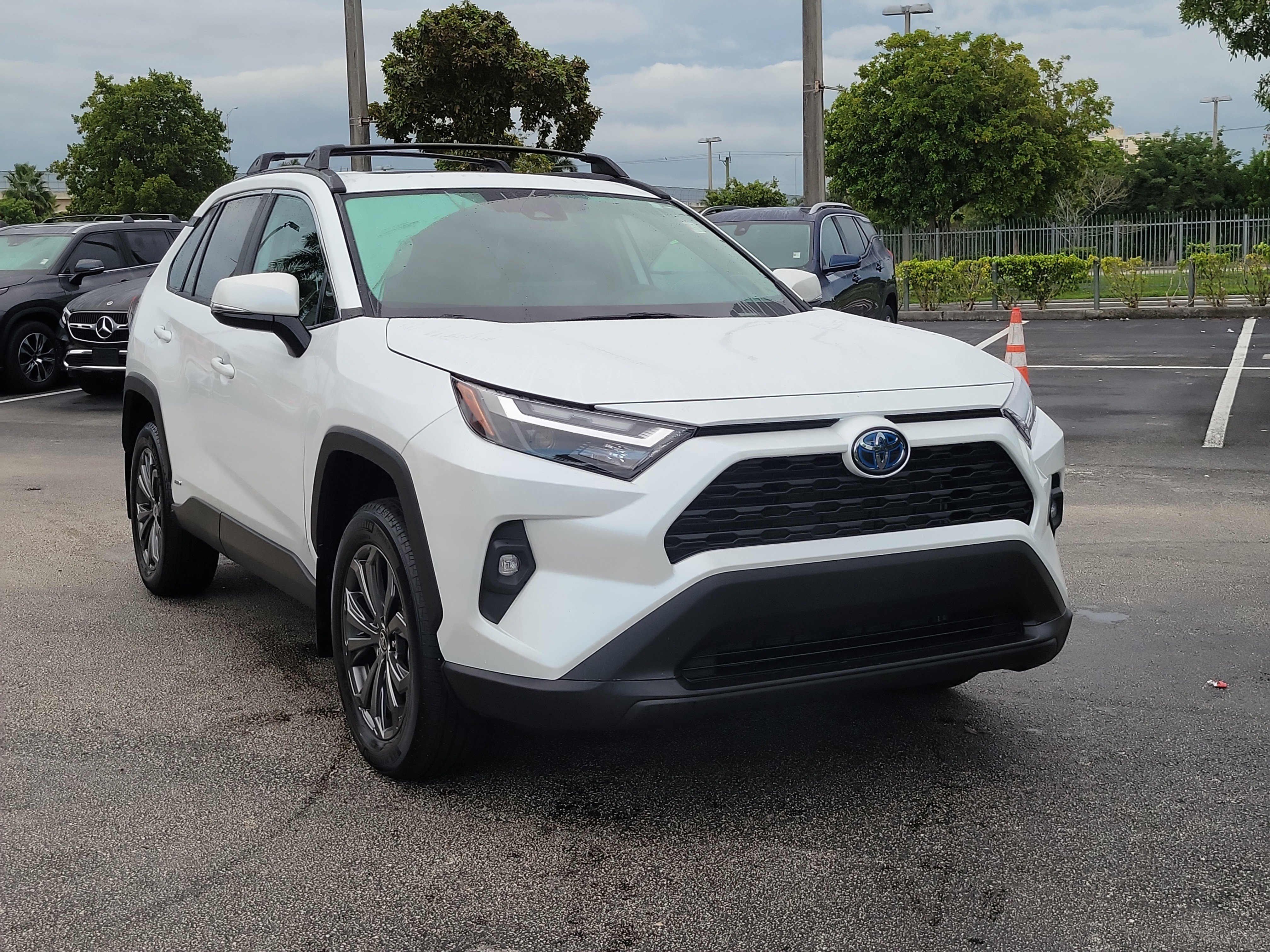 Used 2024 Toyota RAV4 XLE Premium image 4
