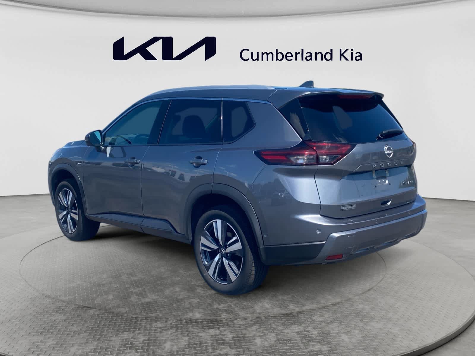 Used 2026 Nissan Rogue SL AWD/4WD image 3