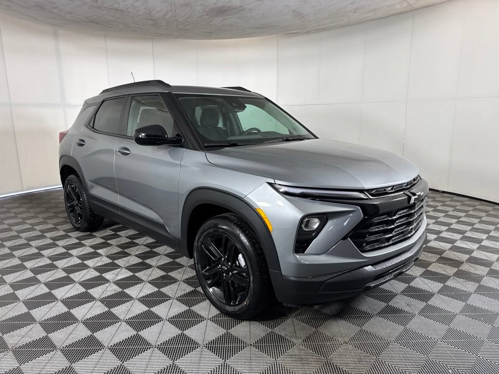 New 2026 Chevrolet TrailBlazer LT w/ Midnight Edition AWD/4WD image 3