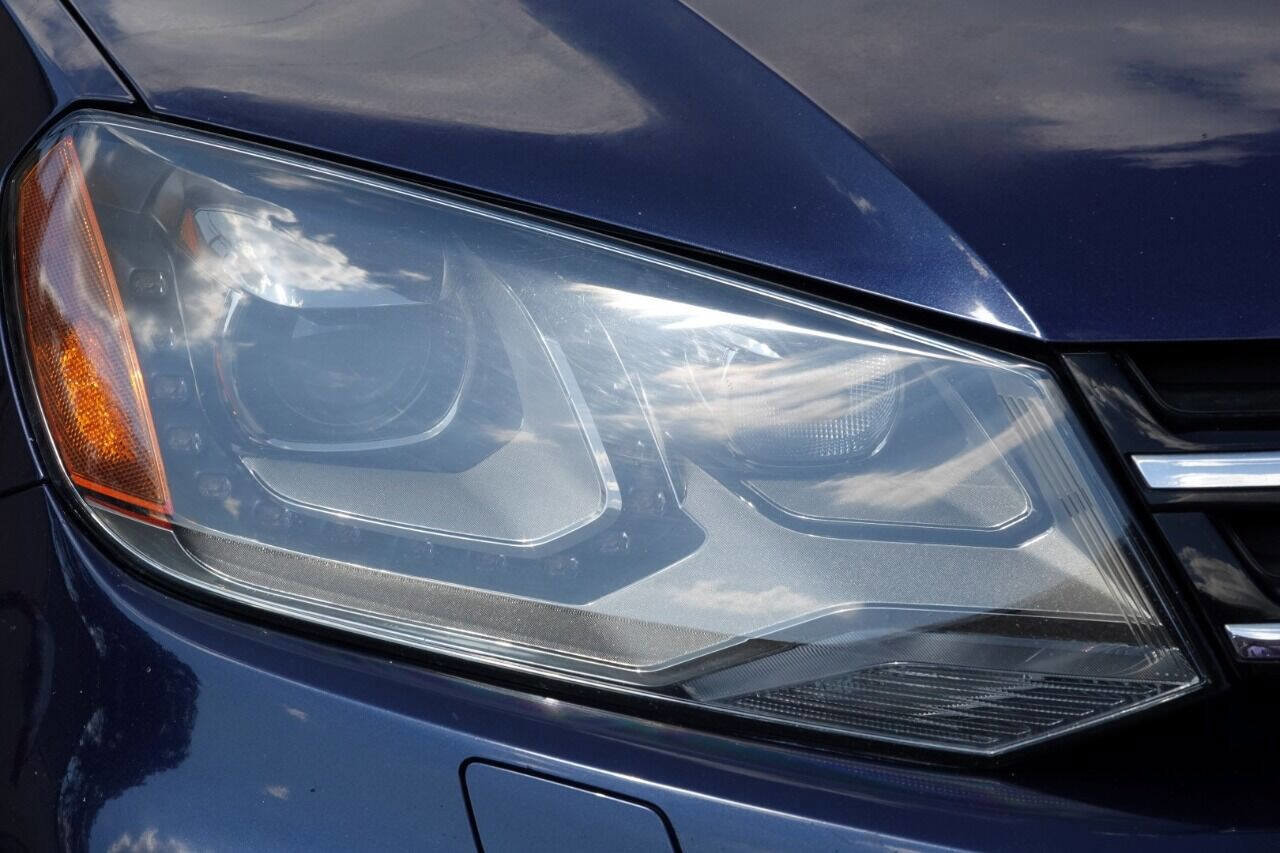 Used 2012 Volkswagen Touareg Sport image 79