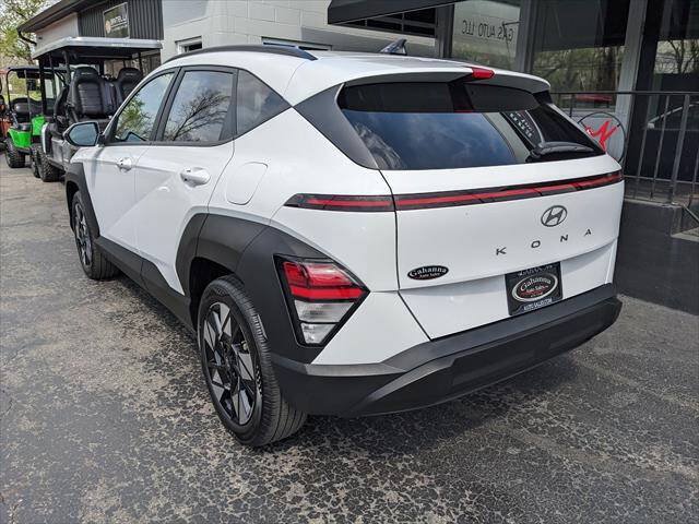Used 2024 Hyundai Kona SEL FWD image 3