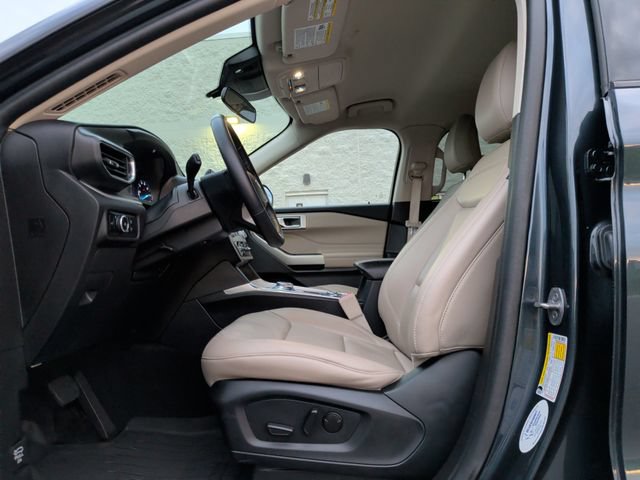 Used 2023 Ford Explorer XLT w/ Equipment Group 202A AWD/4WD image 11