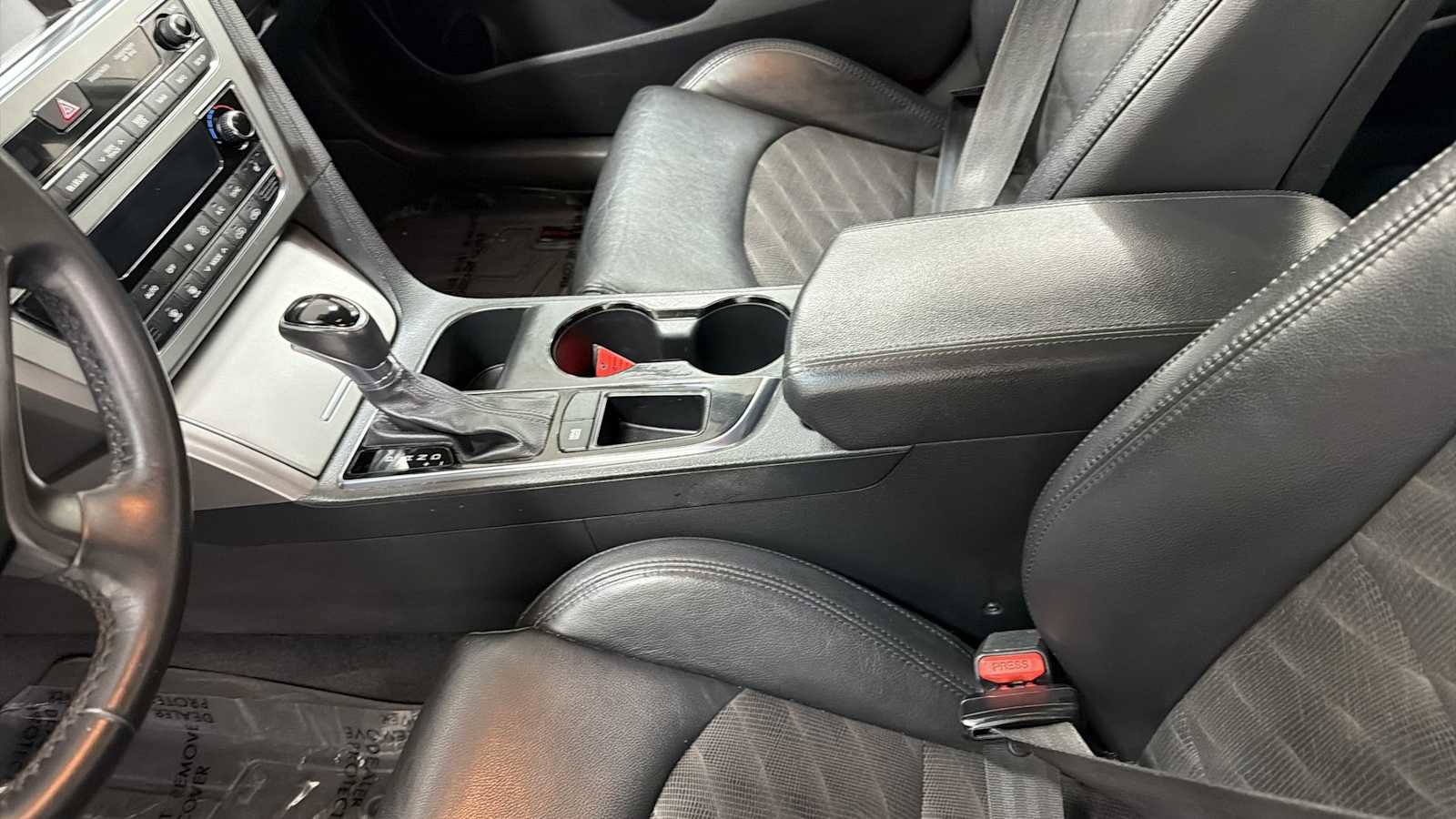 Used 2015 Hyundai Sonata Sport w/ Option Group 04 FWD image 23