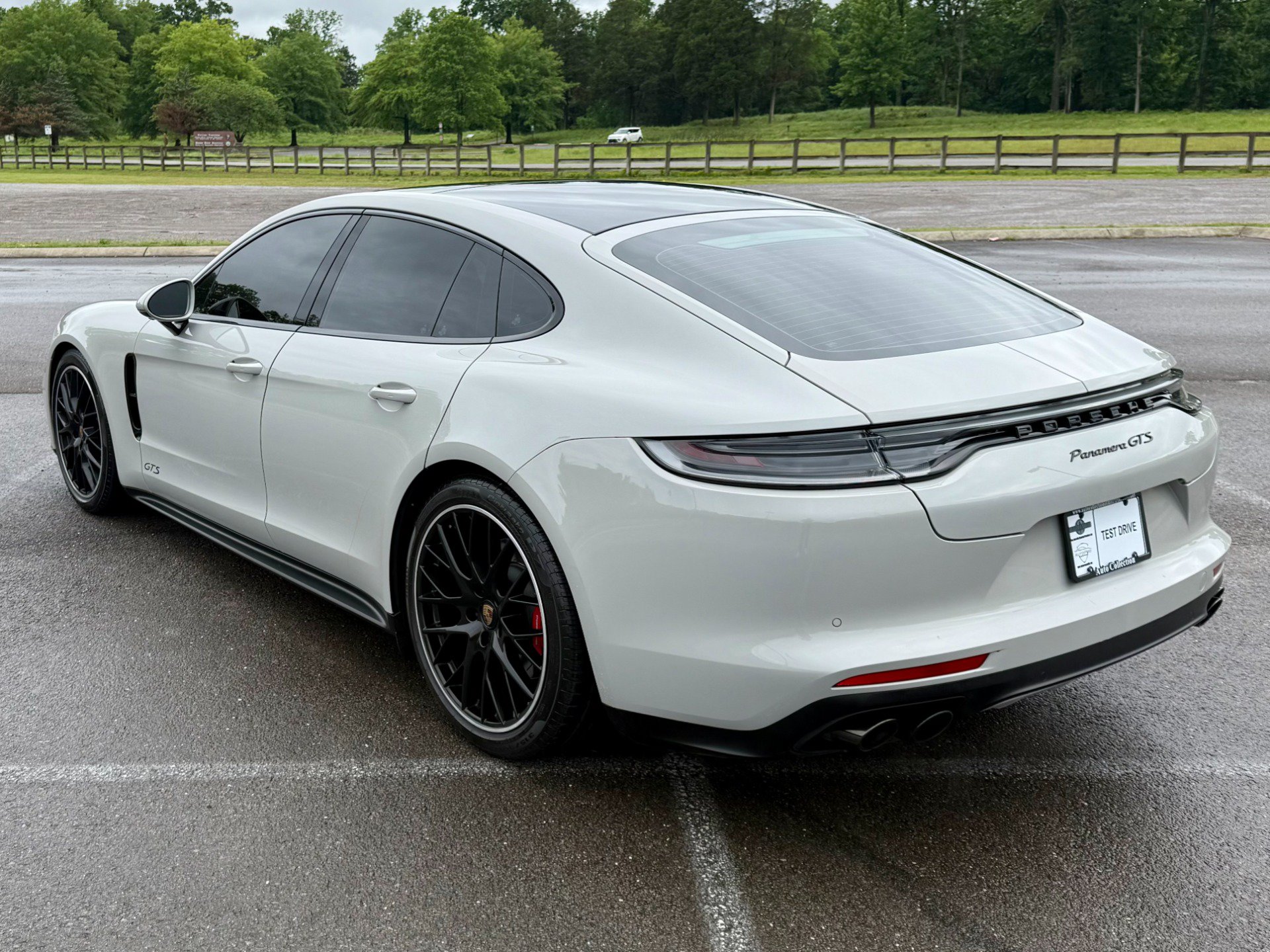 Used 2022 Porsche Panamera GTS w/ Premium Package AWD/4WD image 2