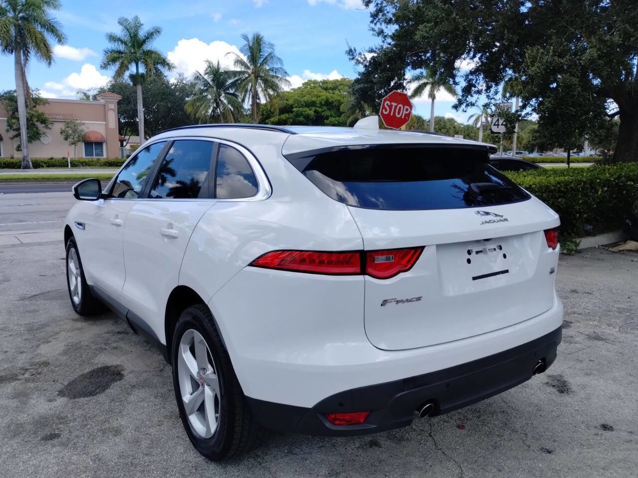 Used 2019 Jaguar F-PACE Premium AWD/4WD image 11