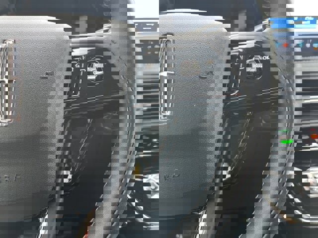 Used 2025 Lincoln Corsair Reserve w/ Towing Package image 32