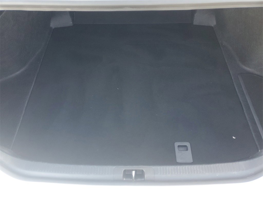 Used 2025 Toyota Camry LE image 8