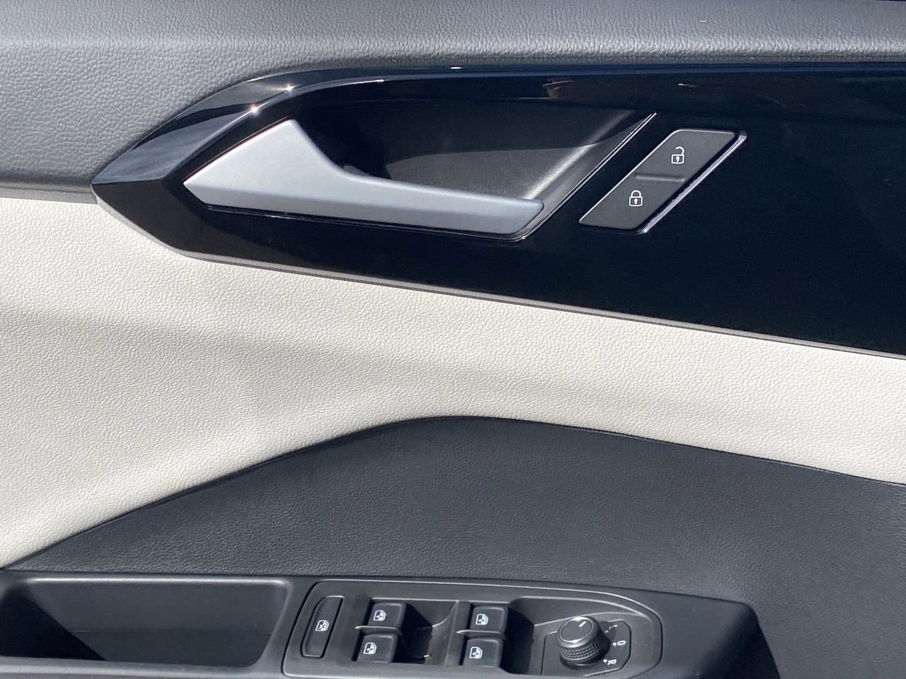 New 2026 Volkswagen Taos S image 16