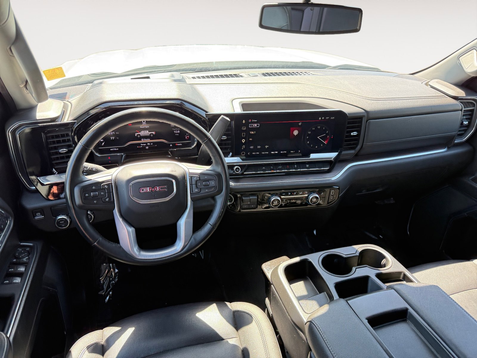 Used 2025 GMC Sierra 1500 SLT RWD image 15