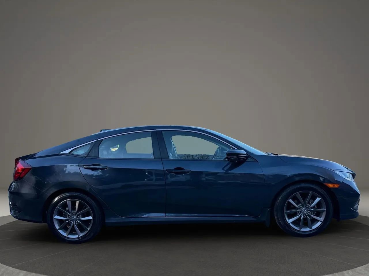 Used 2021 Honda Civic EX-L image 9