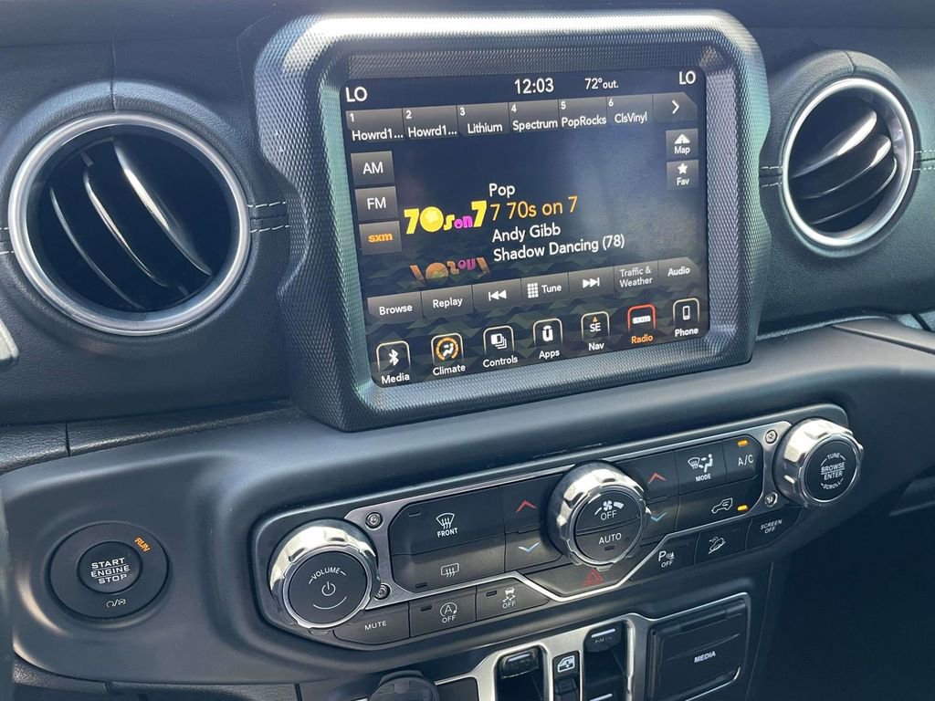 Used 2018 Jeep Wrangler Unlimited Sahara AWD/4WD image 17