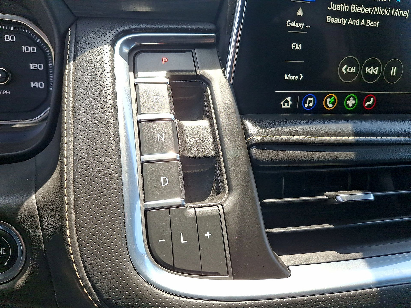 Used 2021 GMC Yukon SLT AWD/4WD image 12