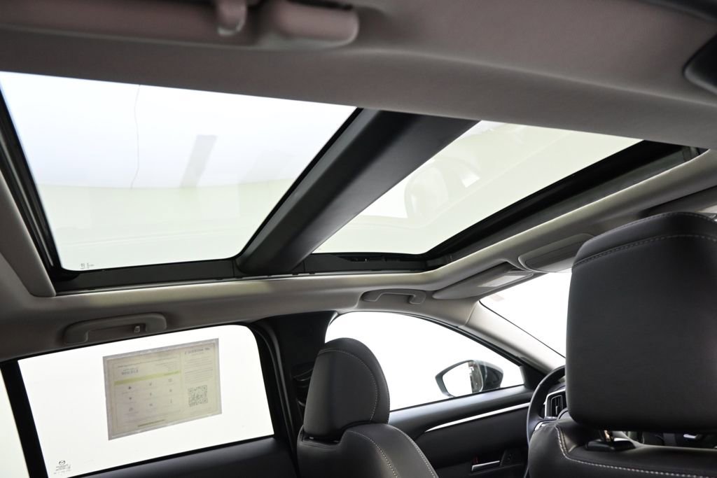 Used 2025 MAZDA CX-50 AWD 2.5 S w/ Premium Package image 18