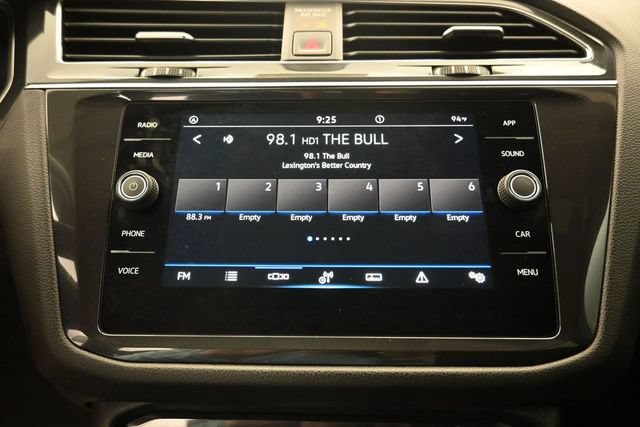 Used 2022 Volkswagen Tiguan SE FWD image 13