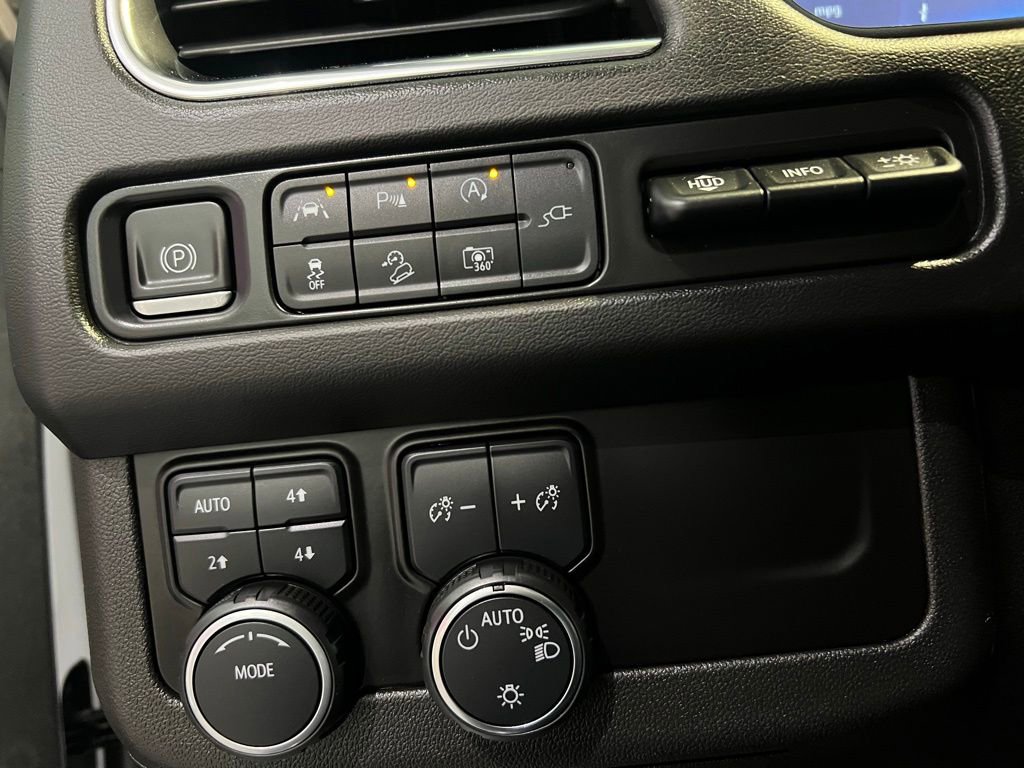 Used 2022 Chevrolet Tahoe Premier AWD/4WD image 19