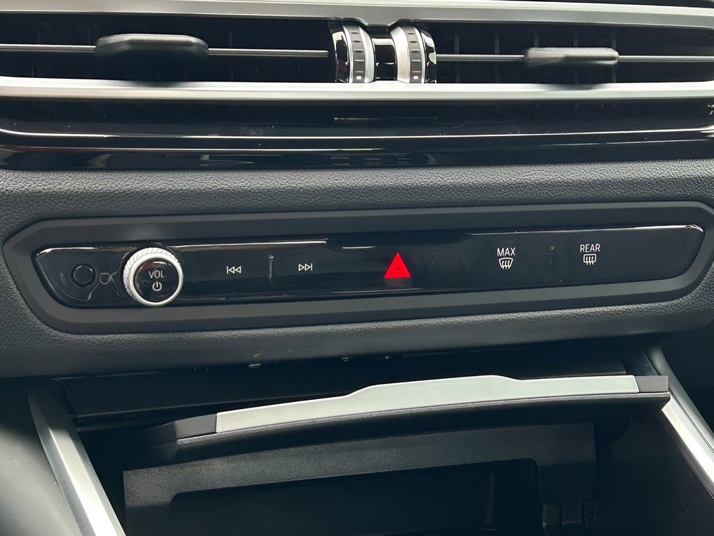 Used 2024 BMW 330i xDrive Sedan w/ Convenience Package image 27