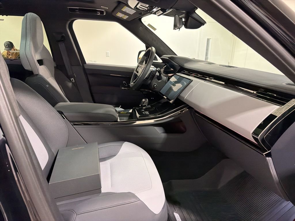 Used 2025 Land Rover Range Rover Sport SV Edition Two image 25