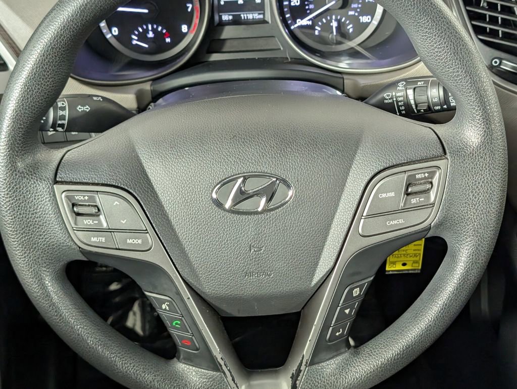 Used 2018 Hyundai Santa Fe SE image 19