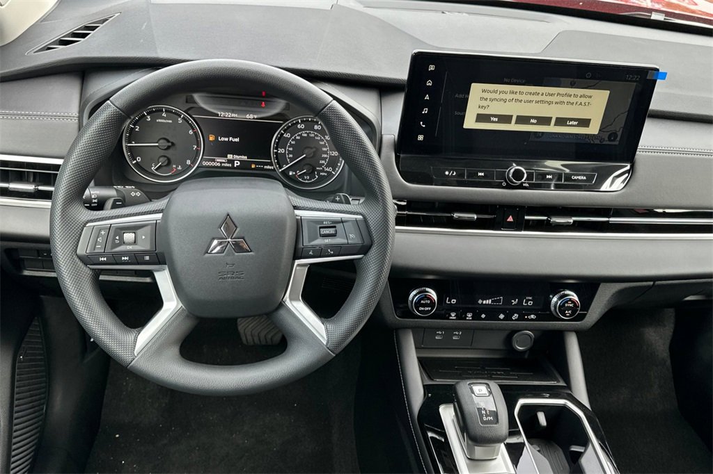 New 2025 Mitsubishi Outlander ES image 15