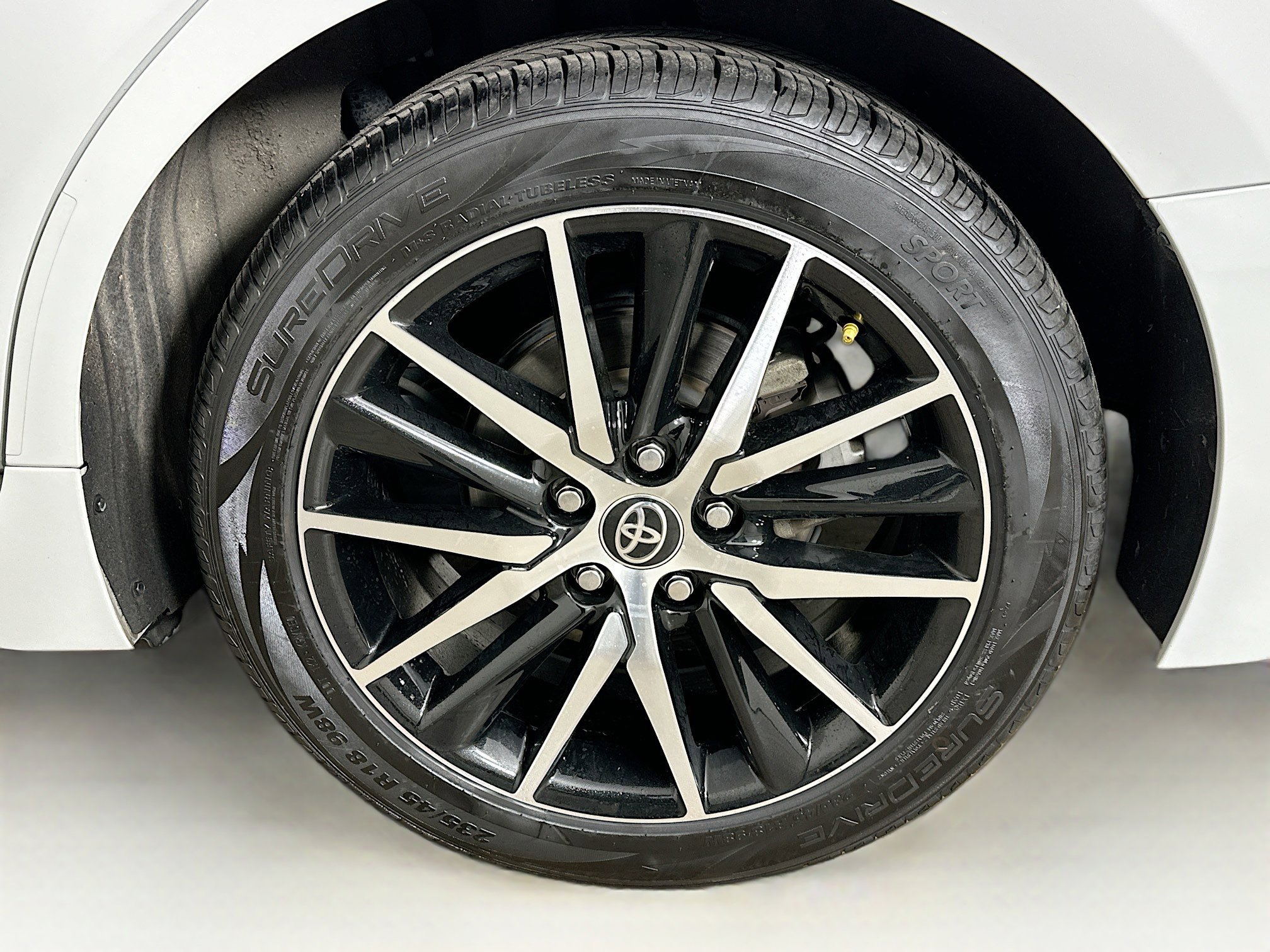 Used 2024 Toyota Camry SE image 11