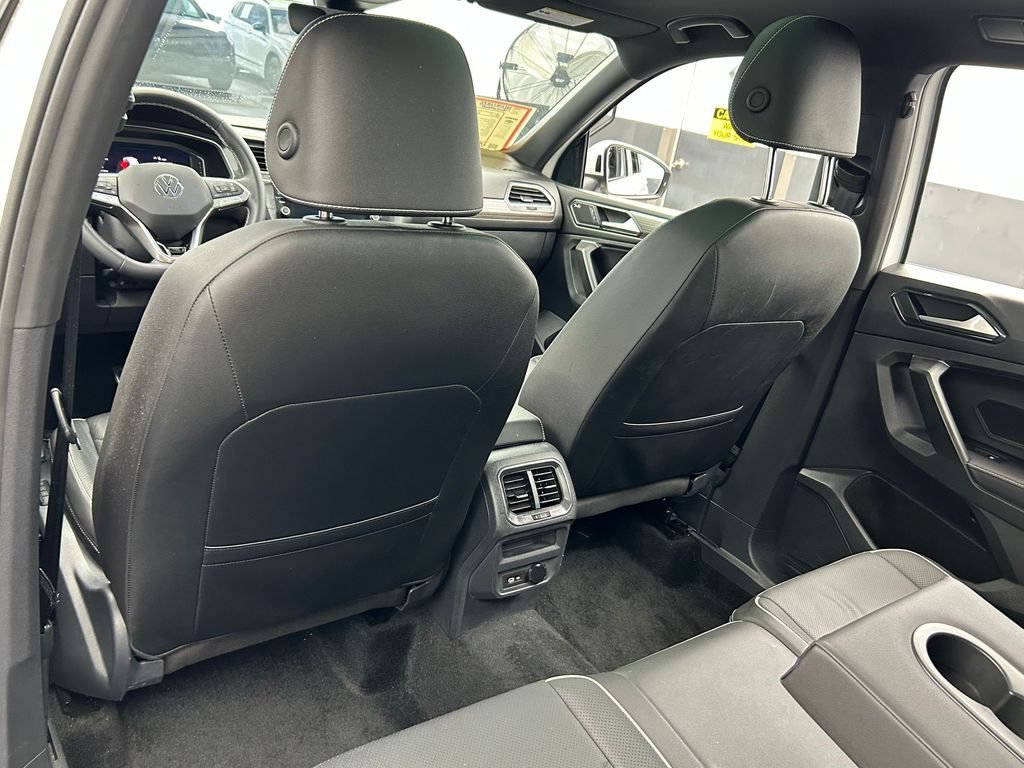 Used 2023 Volkswagen Tiguan SEL R-Line AWD/4WD image 38
