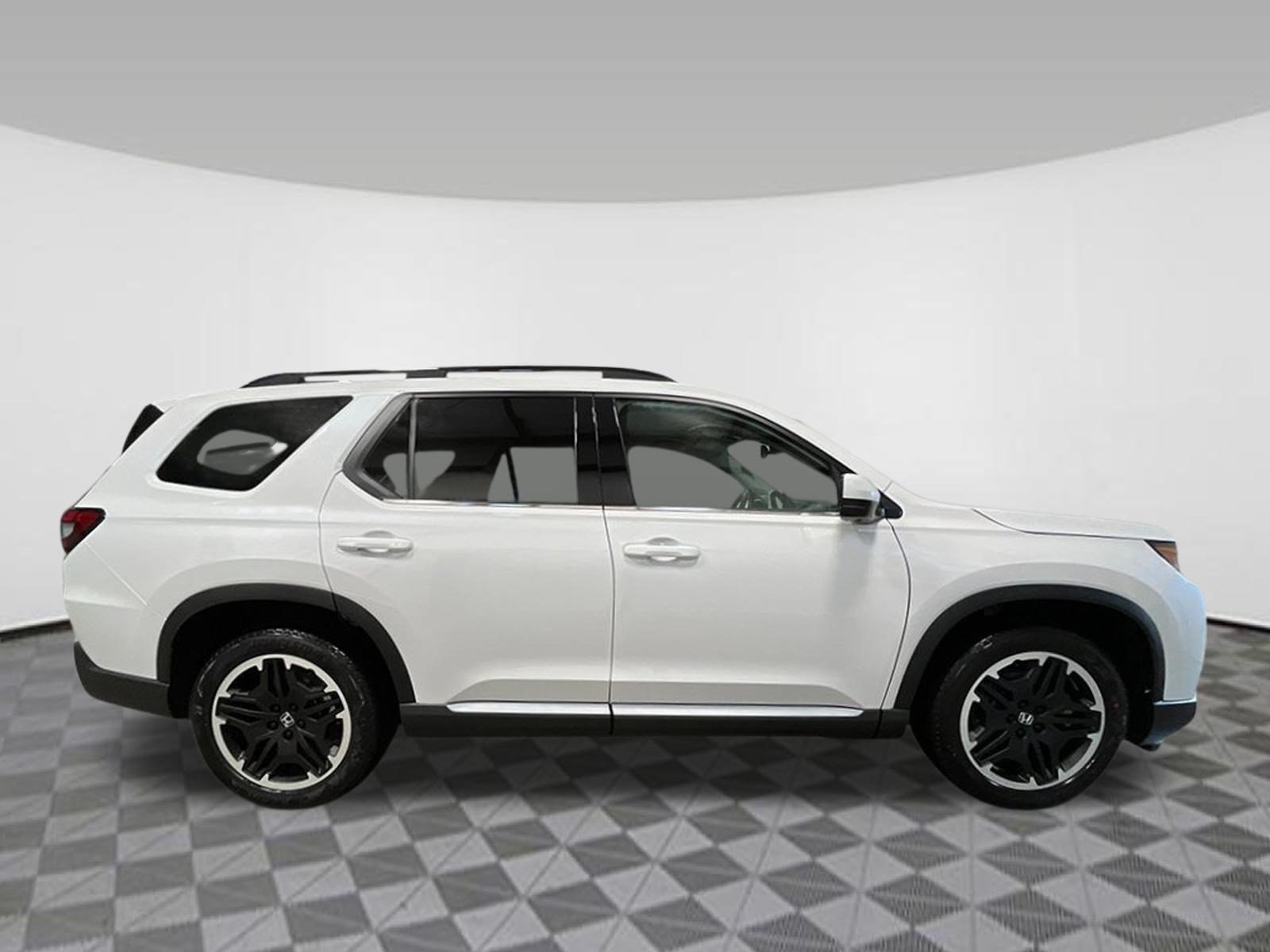 New 2026 Honda Pilot Touring image 8