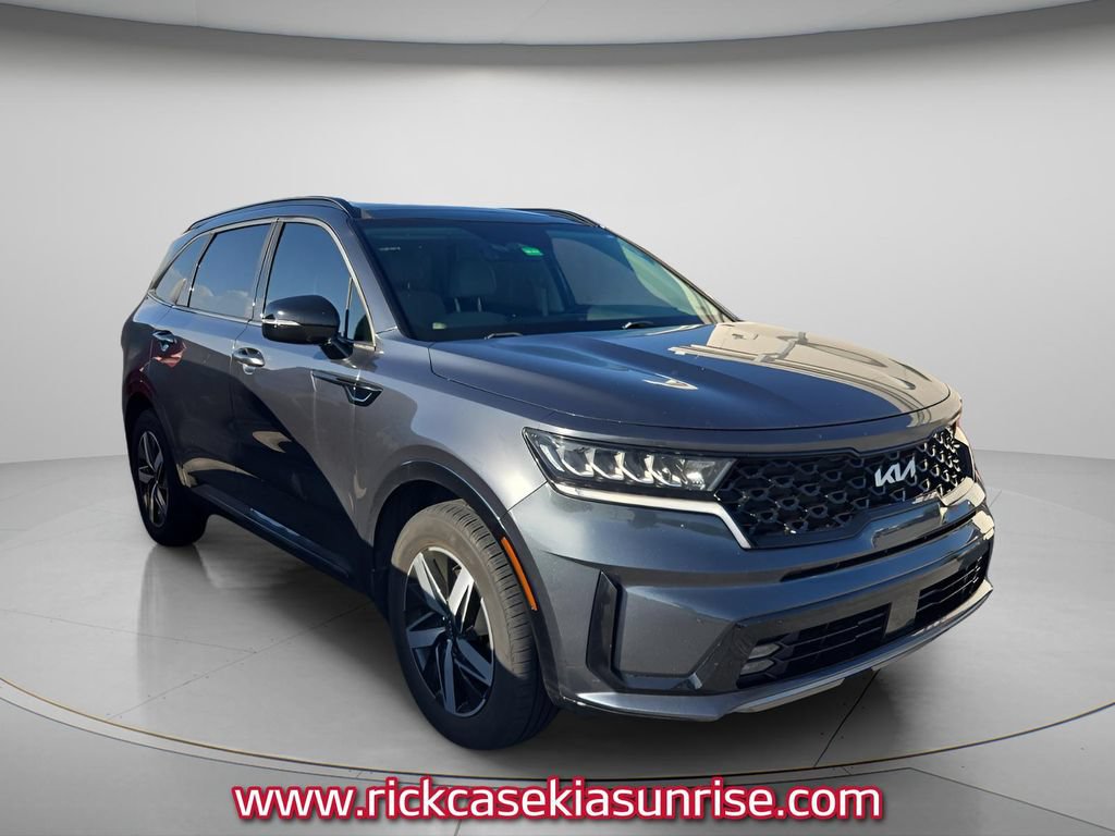 Used 2022 Kia Sorento EX w/ Panoramic Sunroof Package FWD image 4
