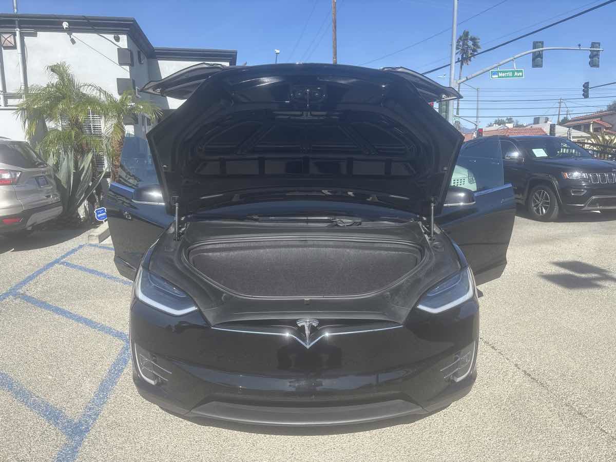 Used 2018 Tesla Model X 75D image 27
