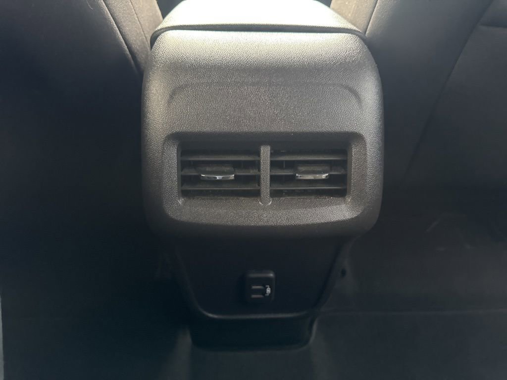 Used 2024 Chevrolet Equinox LT image 27