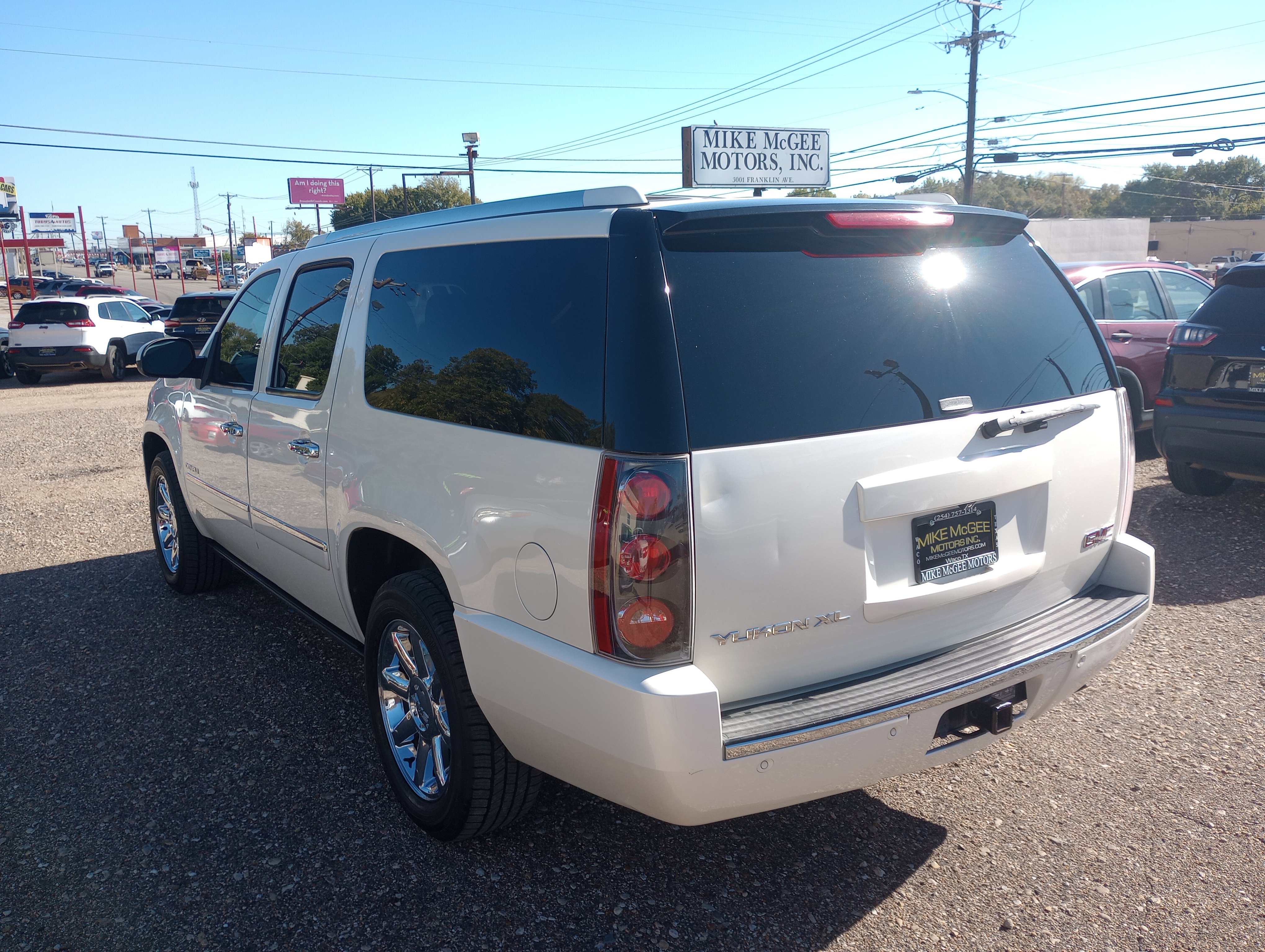 Used 2014 GMC Yukon XL Denali image 5