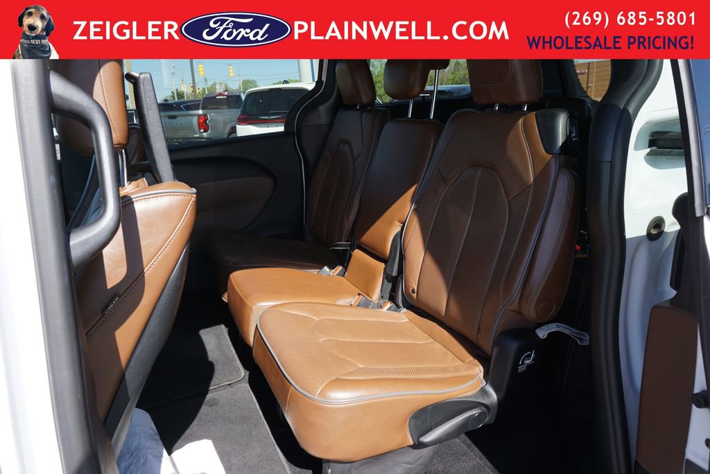 Used 2019 Chrysler Pacifica Limited w/ Advanced Safetytec Group FWD image 13