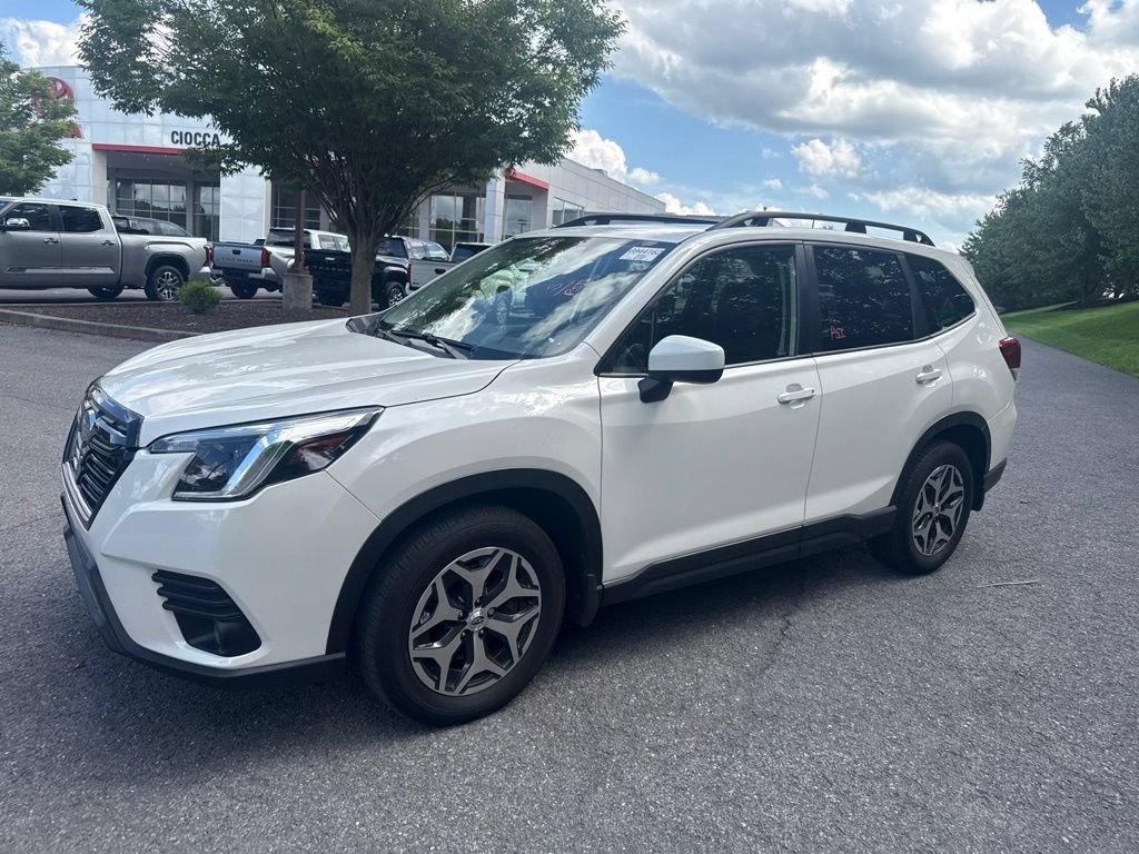 Used 2023 Subaru Forester Premium AWD/4WD image 7