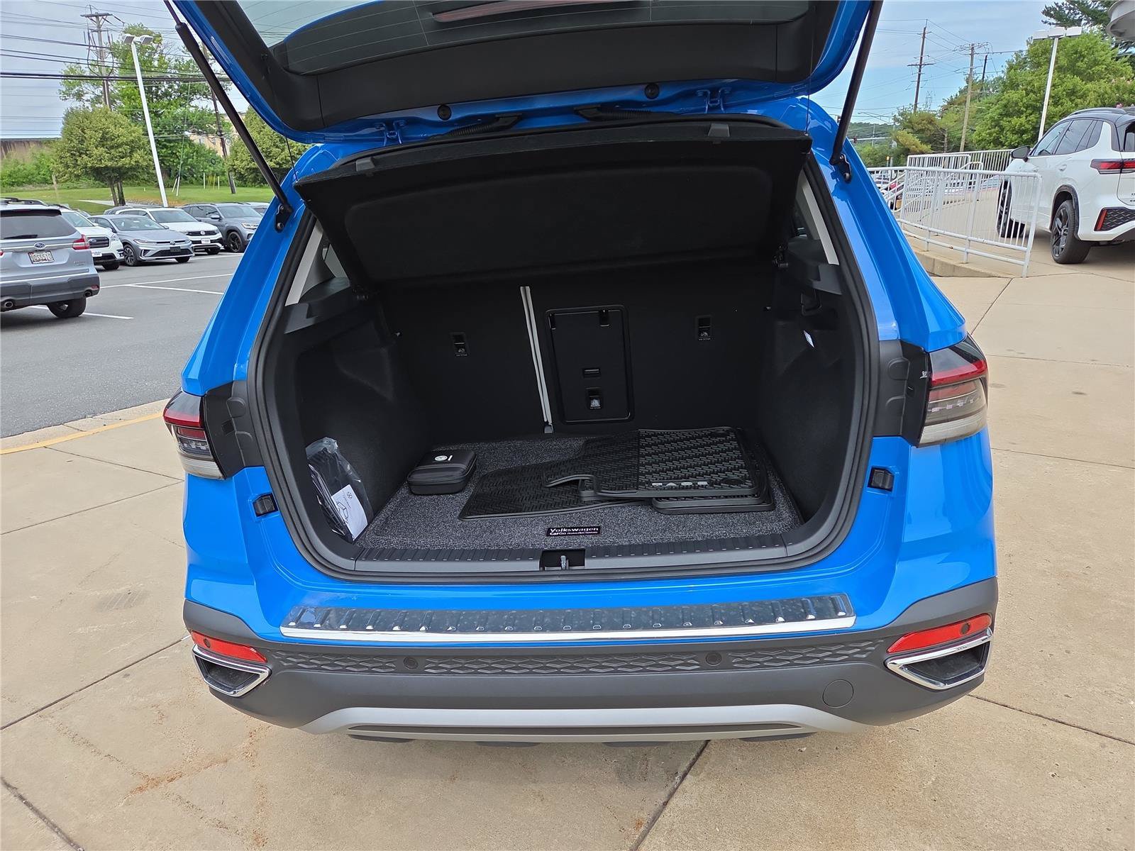 New 2026 Volkswagen Taos SE AWD/4WD image 5