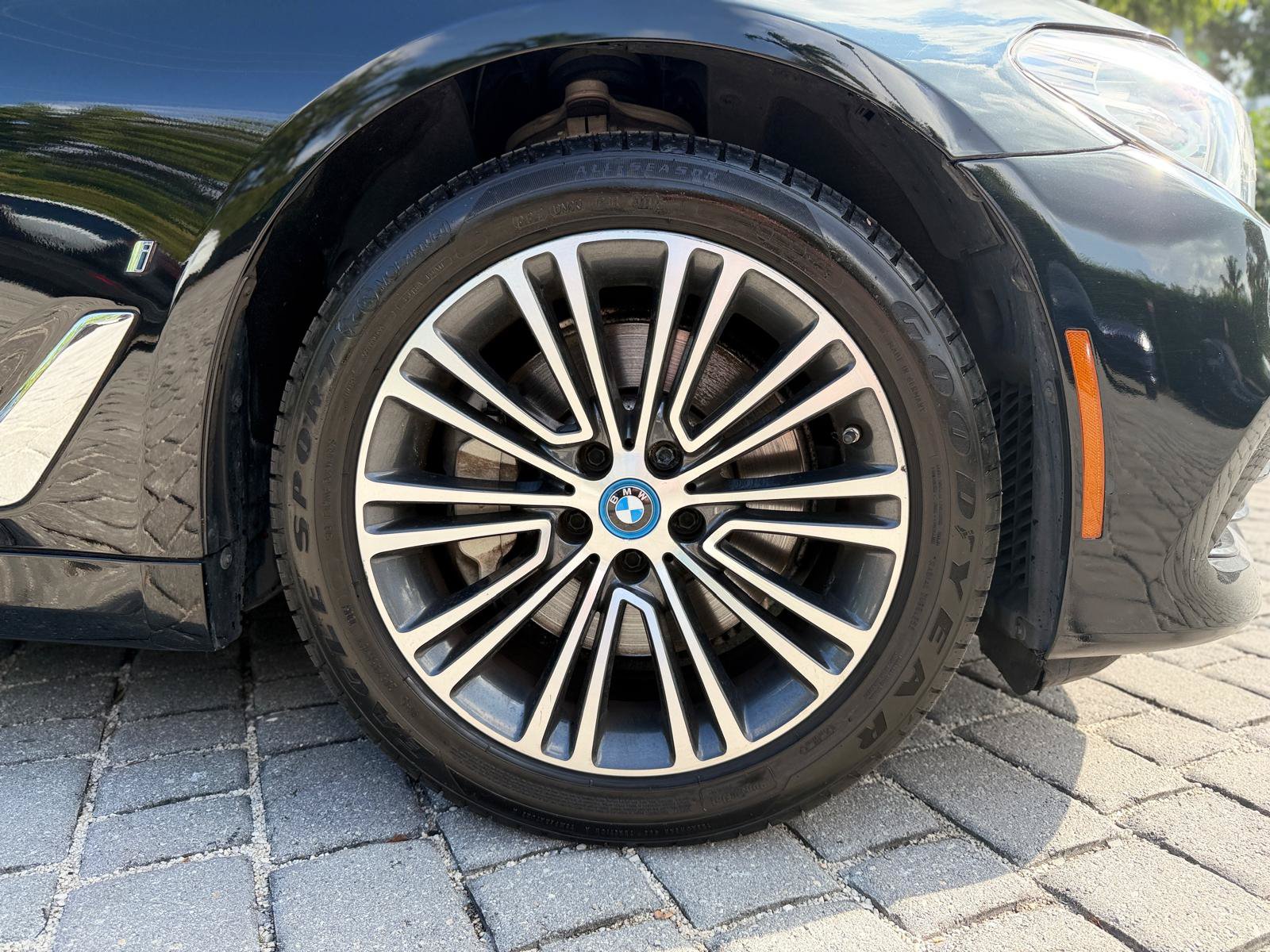 Used 2019 BMW 530e RWD image 19
