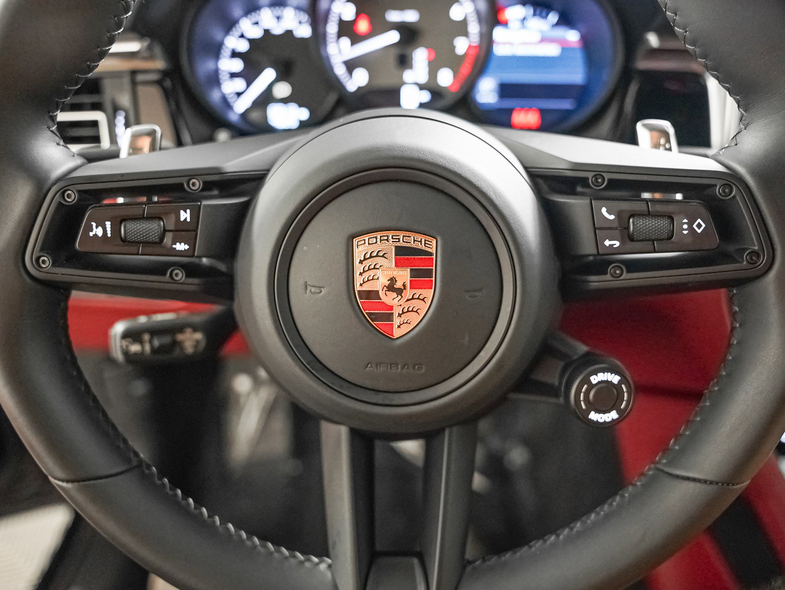 Used 2025 Porsche Macan S image 17