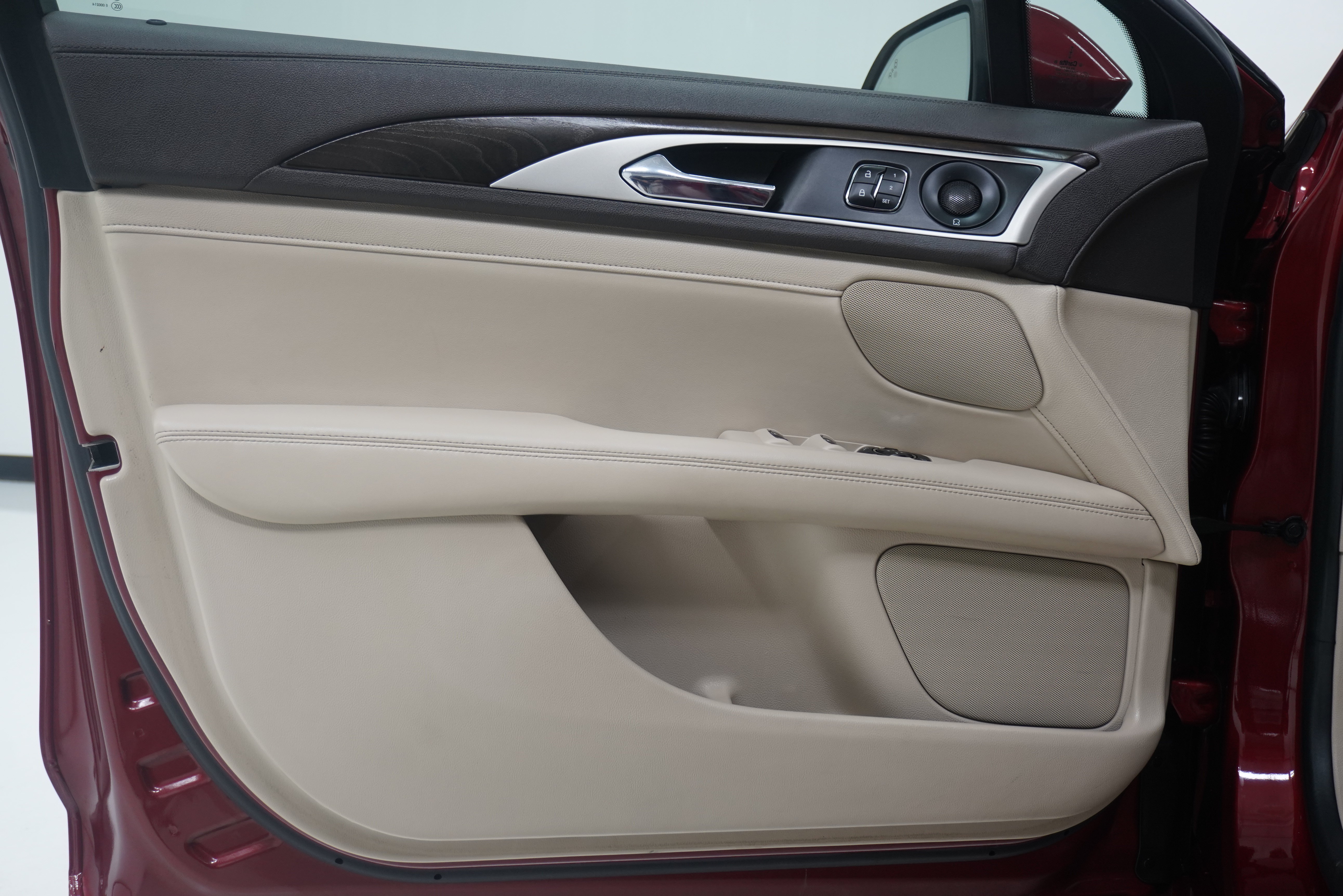 Used 2019 Lincoln MKZ Reserve w/ Reserve Plus Package FWD image 15