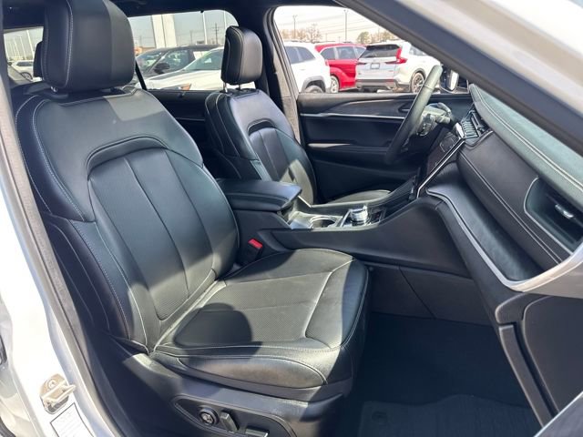 Used 2024 Jeep Grand Cherokee L Limited w/ Luxury Tech Group II AWD/4WD image 12