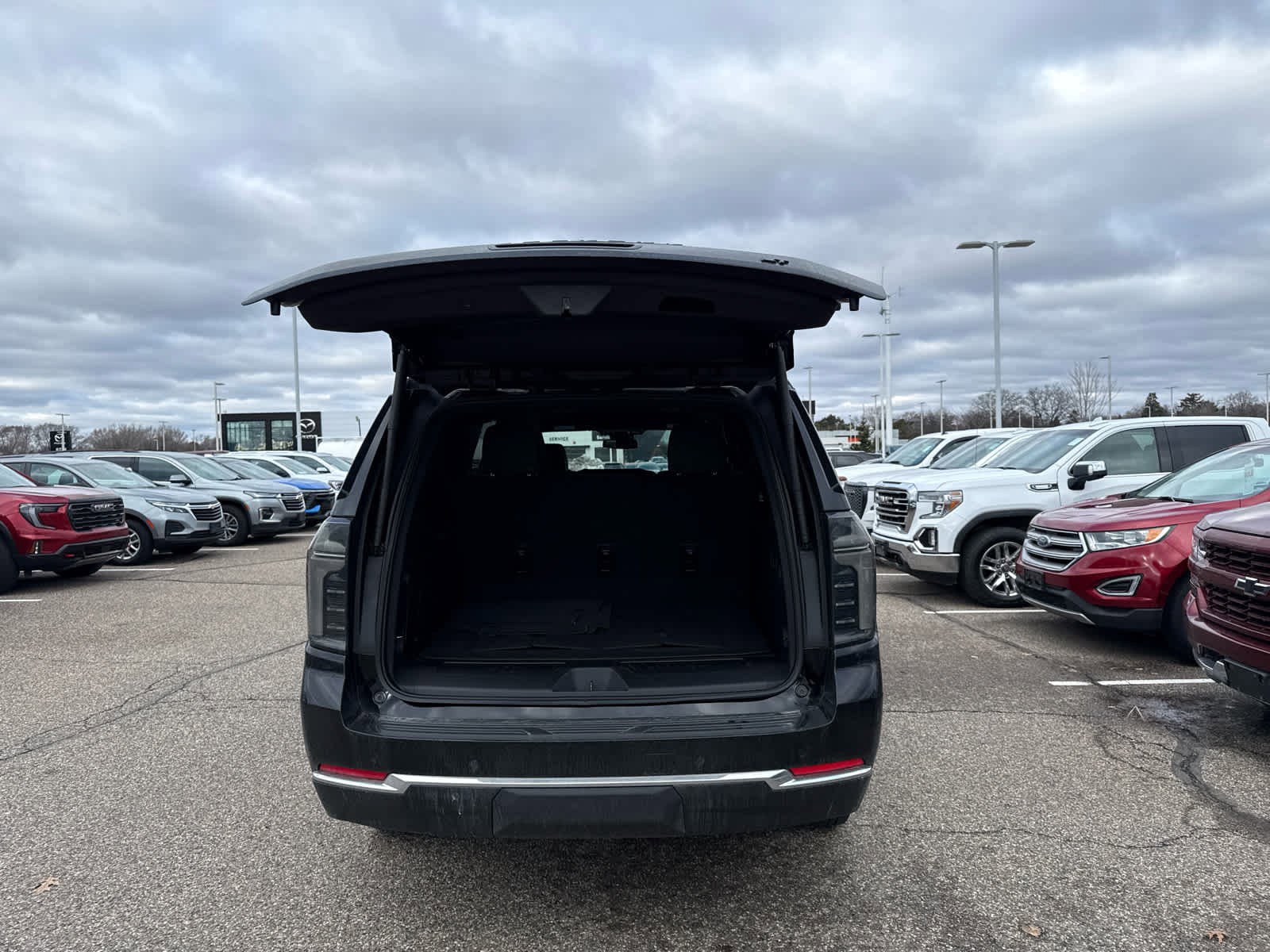Used 2026 Chevrolet Suburban LT w/ Comfort Package AWD/4WD image 7