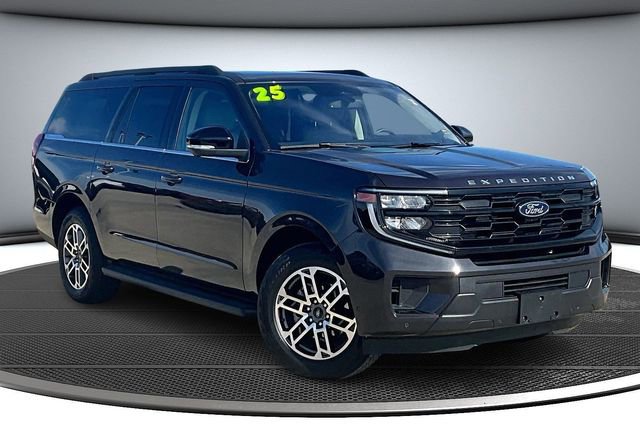 Used 2025 Ford Expedition Max Active image 3