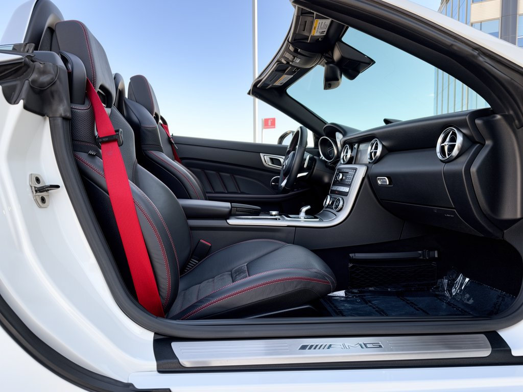 Used 2017 Mercedes-Benz SLC 43 AMG image 29