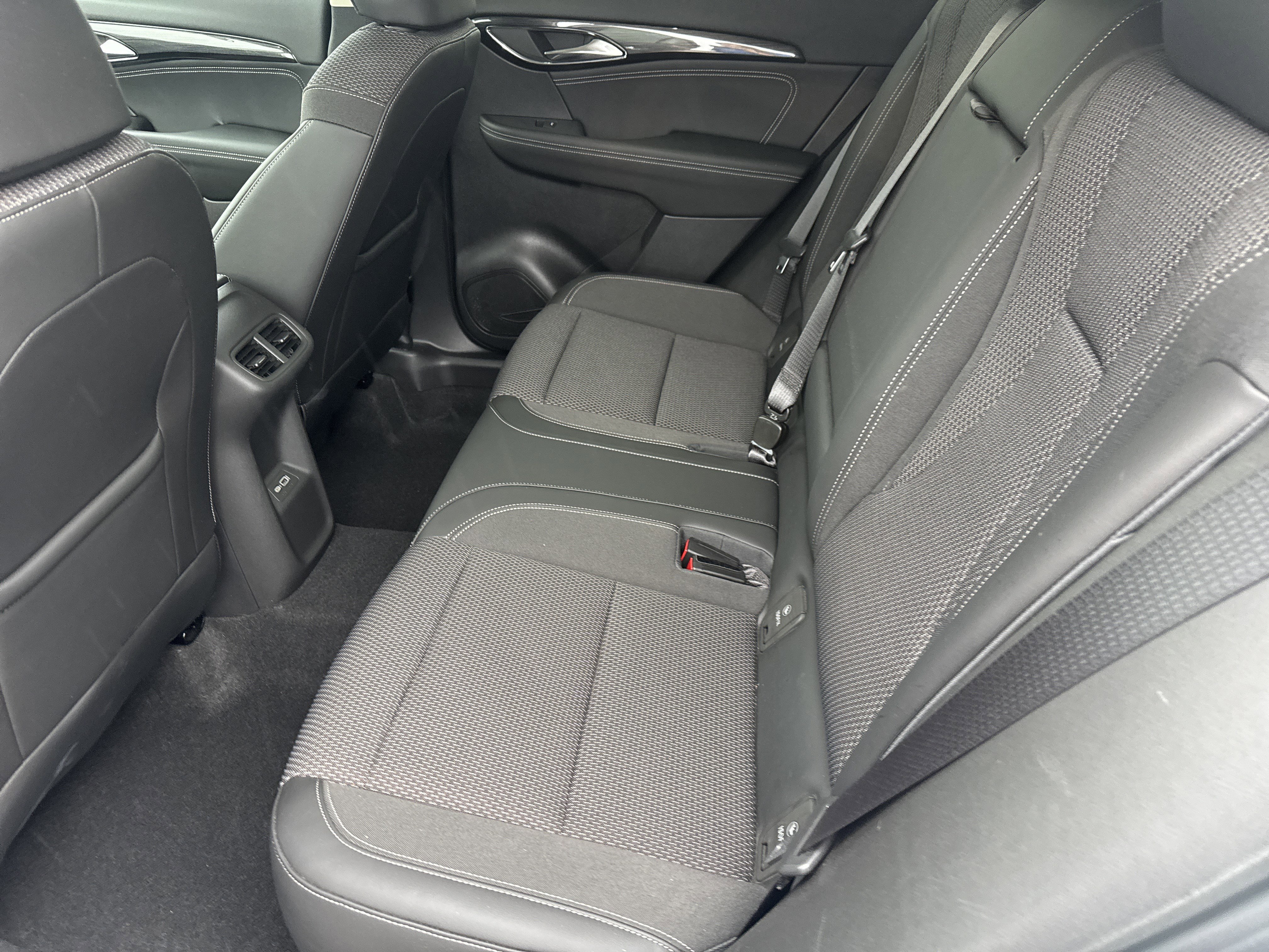 Used 2023 Buick Envision Preferred w/ Sport Touring Package AWD/4WD image 6