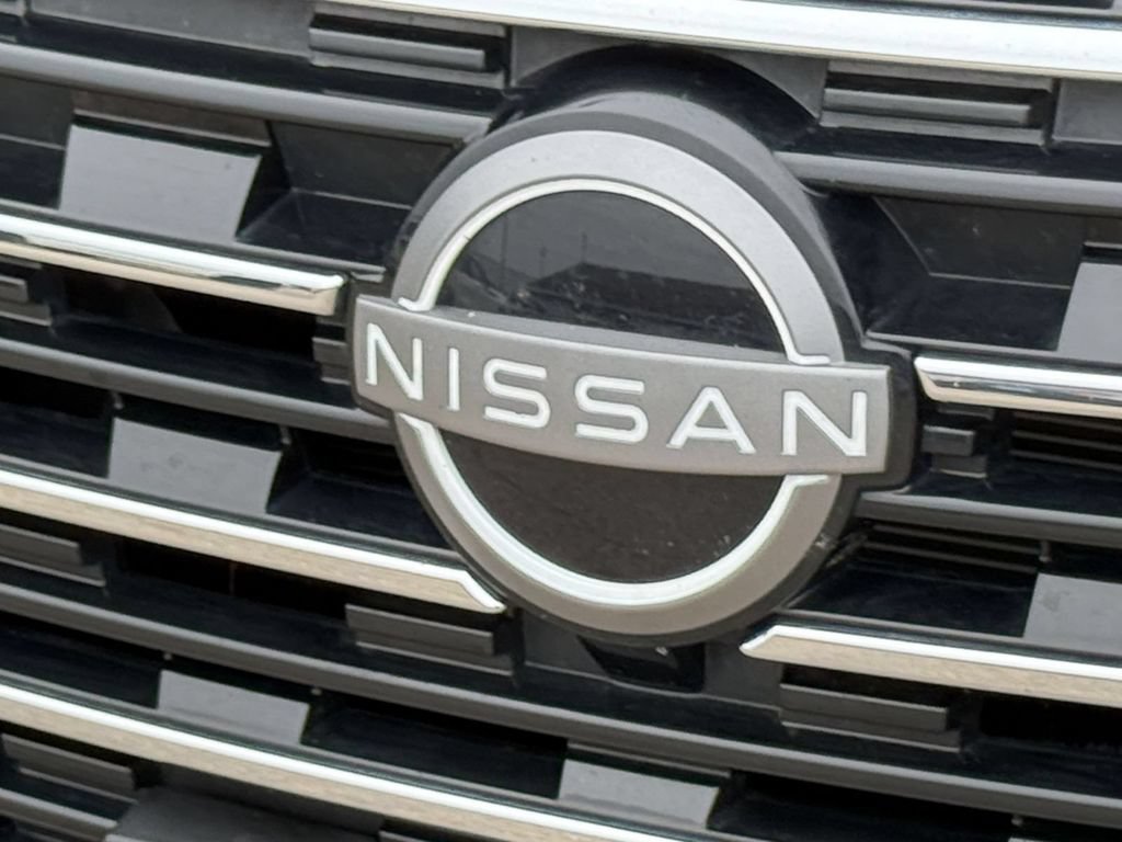 Used 2025 Nissan Rogue SV AWD/4WD image 9
