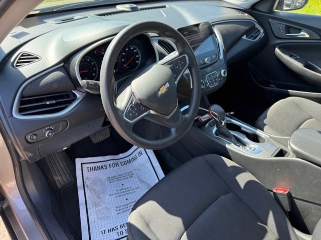 Used 2025 Chevrolet Malibu LT FWD image 12